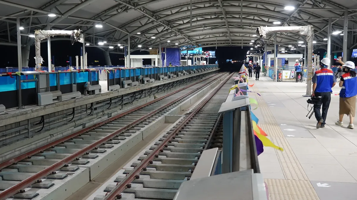 Nhà ga mang tính biểu tượng  của tuyến Metro số 1 sắp hoàn thành - Ảnh 1.