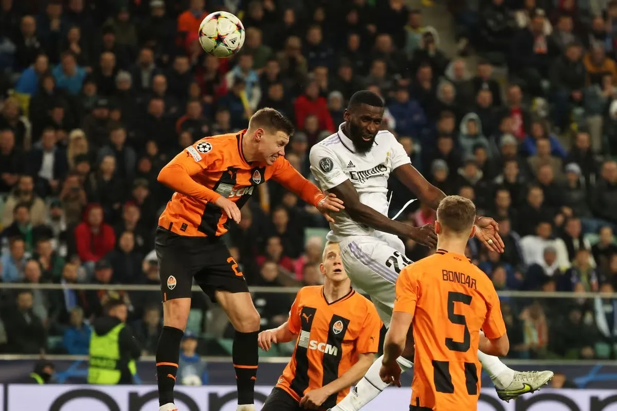 Real Madrid thoát thua trước Shakhtar Donetsk ở những phút bù giờ - Ảnh 2. Real Madrid thoát thua trước Shakhtar Donetsk ở những phút bù giờ - Ảnh 2.