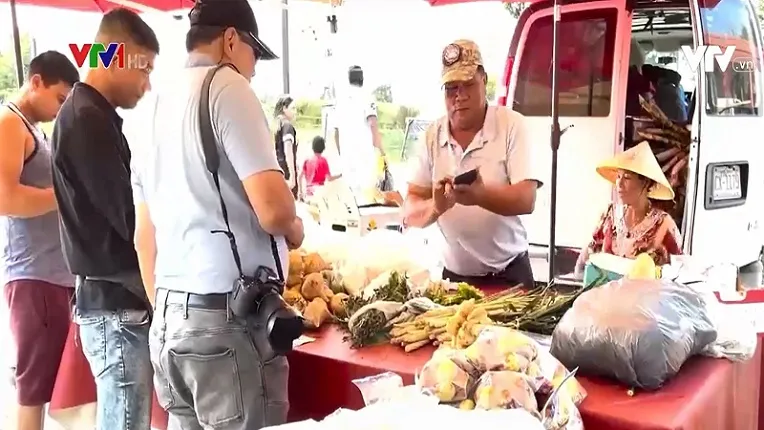 Chợ qu&ecirc; trong l&ograve;ng nước Mỹ - Ảnh 1.