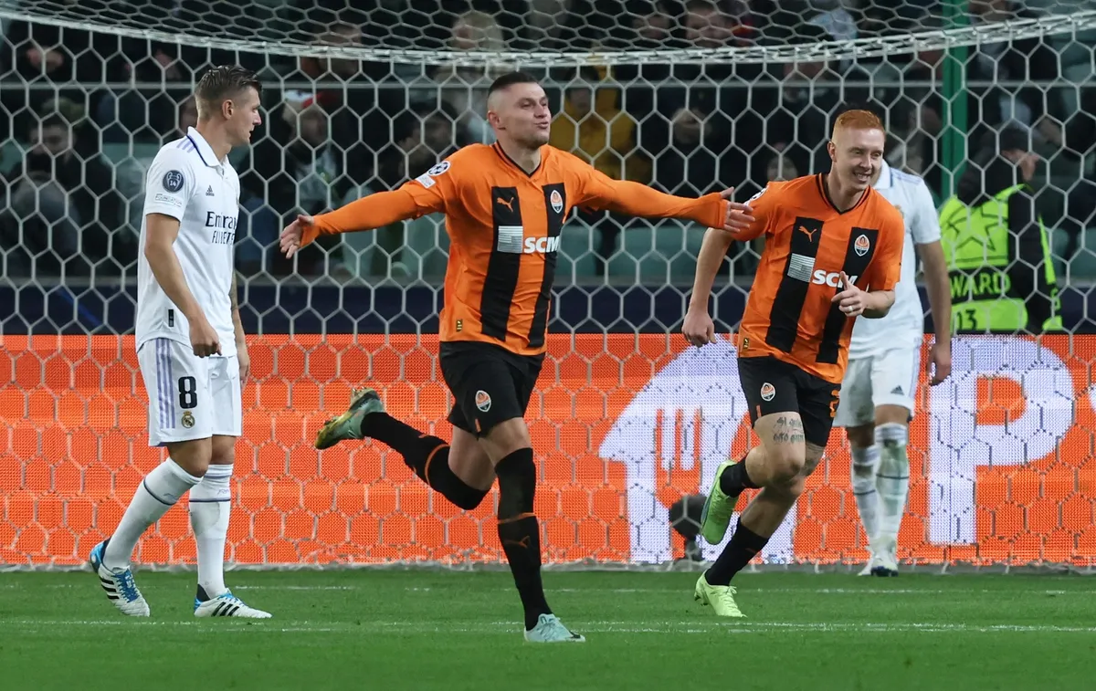 Real Madrid thoát thua trước Shakhtar Donetsk ở những phút bù giờ - Ảnh 1. Real Madrid thoát thua trước Shakhtar Donetsk ở những phút bù giờ - Ảnh 1.