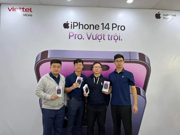 Gần 400 siêu thị Viettel Store chính thức mở bán iPhone 14 series - Ảnh 4.