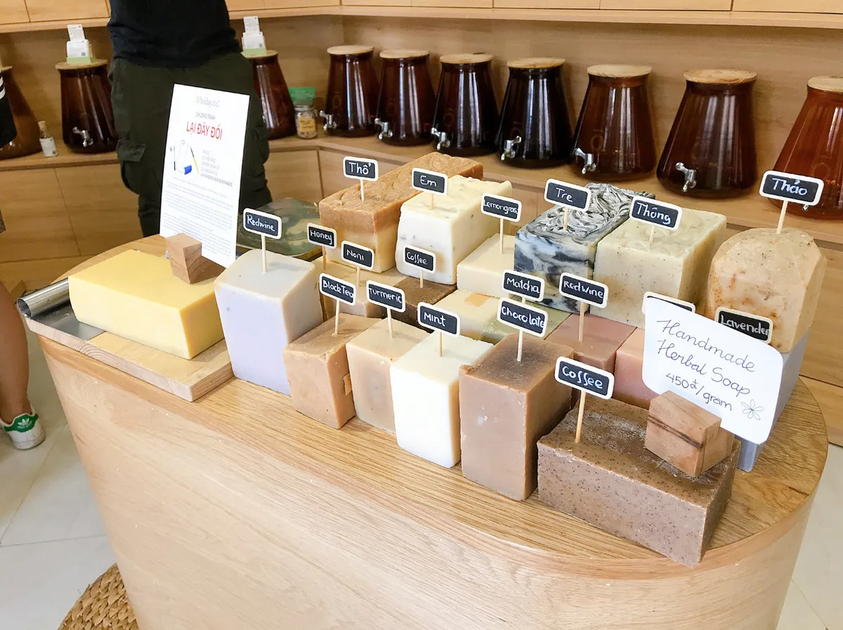 Những b&iacute; k&iacute;p để du lịch xuy&ecirc;n Việt th&acirc;n thiện với m&ocirc;i trường - Ảnh 4.