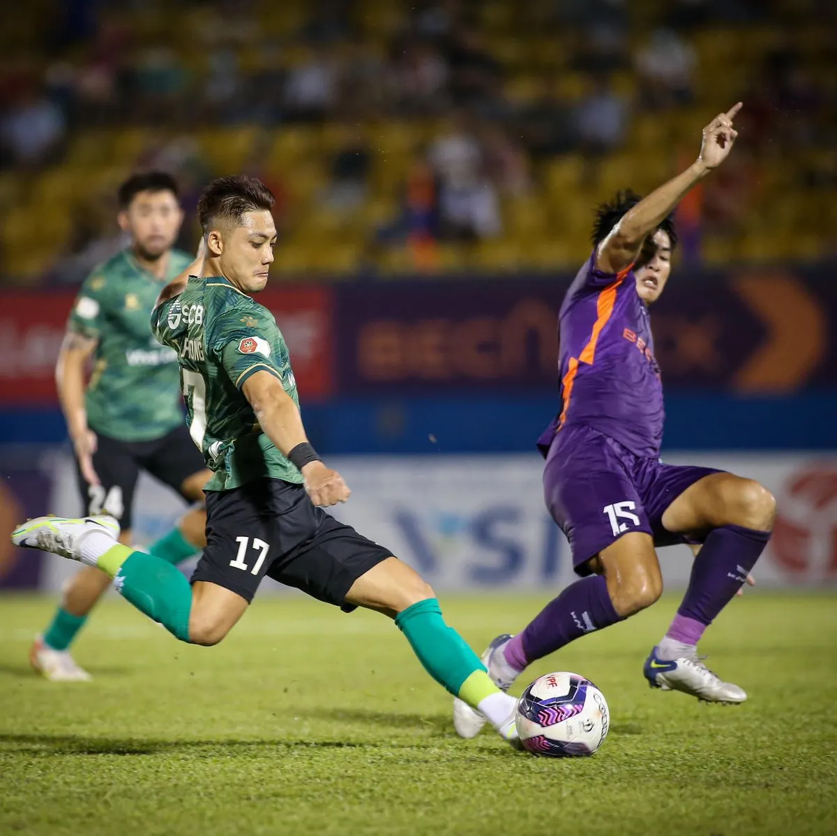 V.League 2022: CLB Hà Nội thắng đậm CLB Nam Định tại Hàng Đẫy - Ảnh 2. V.League 2022: CLB Hà Nội thắng đậm CLB Nam Định tại Hàng Đẫy - Ảnh 2.