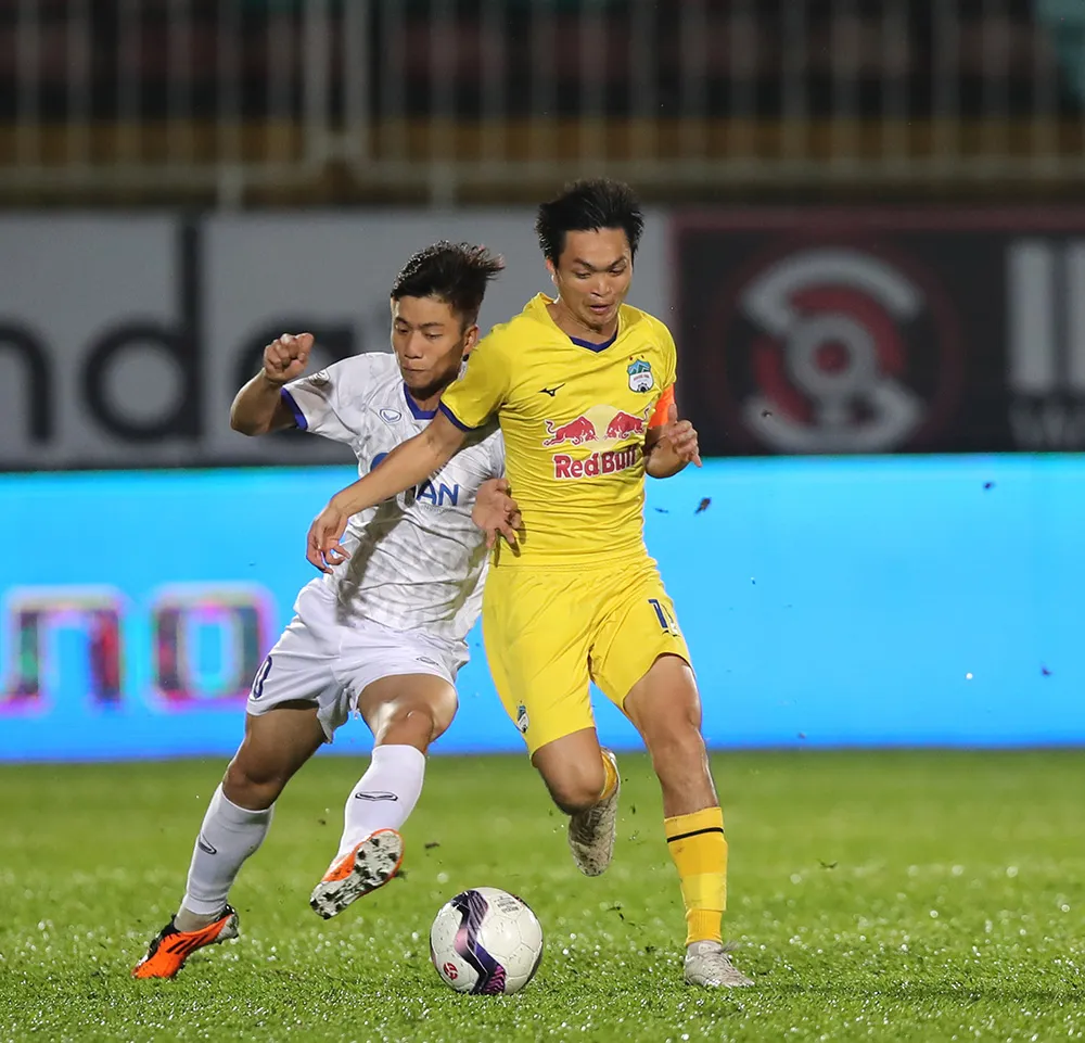 Vòng 19 V.League 2022: Hải Phòng áp sát ngôi đầu, HAGL tiếp tục thất bại - Ảnh 2. Vòng 19 V.League 2022: Hải Phòng áp sát ngôi đầu, HAGL tiếp tục thất bại - Ảnh 2.