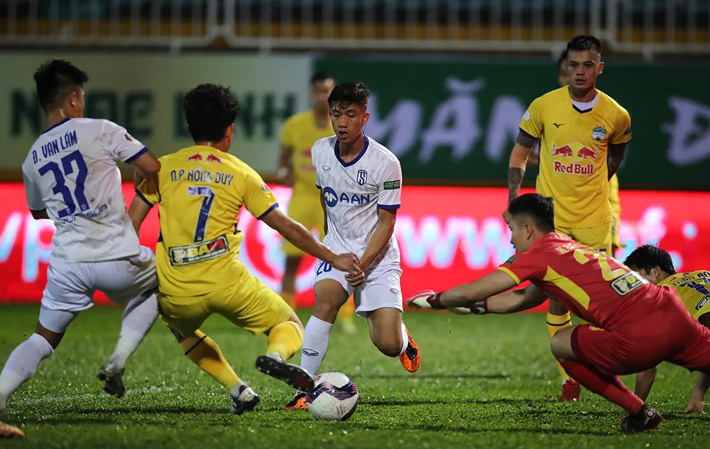 Vòng 19 Night Wolf V.League 1-2022: Căng thẳng từng phút giây - Ảnh 3. Vòng 19 Night Wolf V.League 1-2022: Căng thẳng từng phút giây - Ảnh 3.