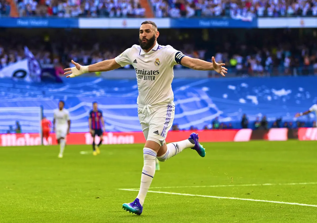 Hạ Barcelona trong trận Siêu kinh điển, Real Madrid chiếm ngôi đầu La Liga - Ảnh 1. Hạ Barcelona trong trận Siêu kinh điển, Real Madrid chiếm ngôi đầu La Liga - Ảnh 1.