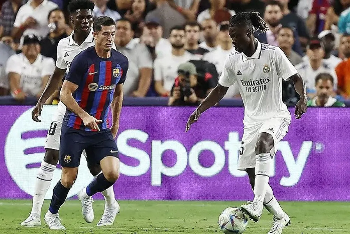 Real Madrid vs Barcelona: Cuộc chiến ngôi đầu La Liga | 21h15 hôm nay, 16/10 - Ảnh 1. Real Madrid vs Barcelona: Cuộc chiến ngôi đầu La Liga | 21h15 hôm nay, 16/10 - Ảnh 1.