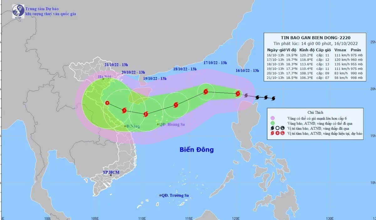 Bão Nesat sẽ đi vào Biển Đông và có khả năng mạnh thêm - Ảnh 1.