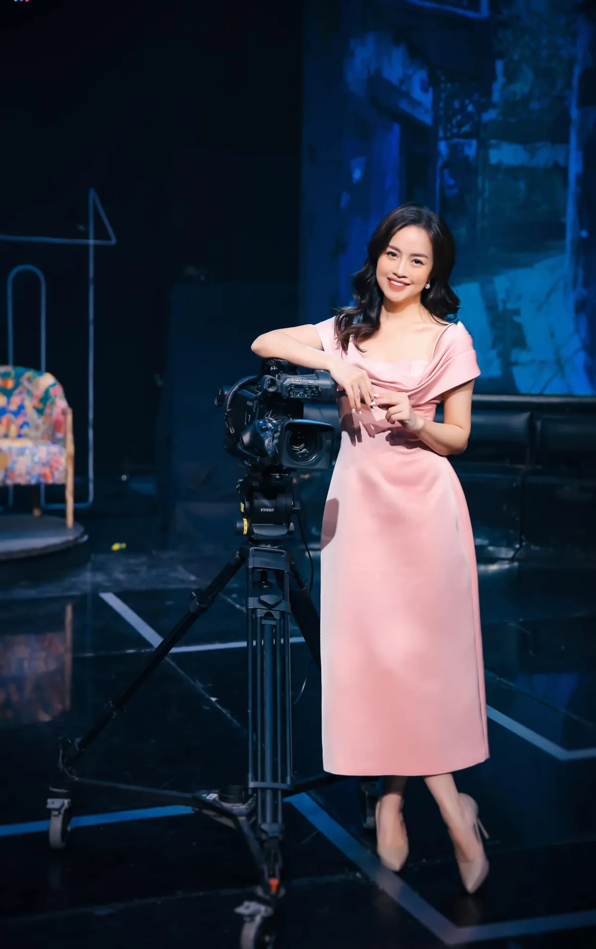 Đoàn Minh Hằng: 15 năm làm truyền hình, lần đề cử VTV Awards này đặc biệt hơn - Ảnh 1.