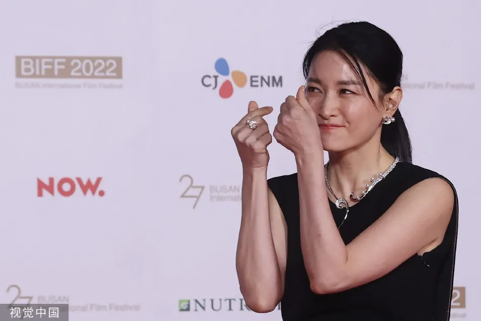 Nhan sắc tuổi 51 của Lee Young Ae - Ảnh 1.