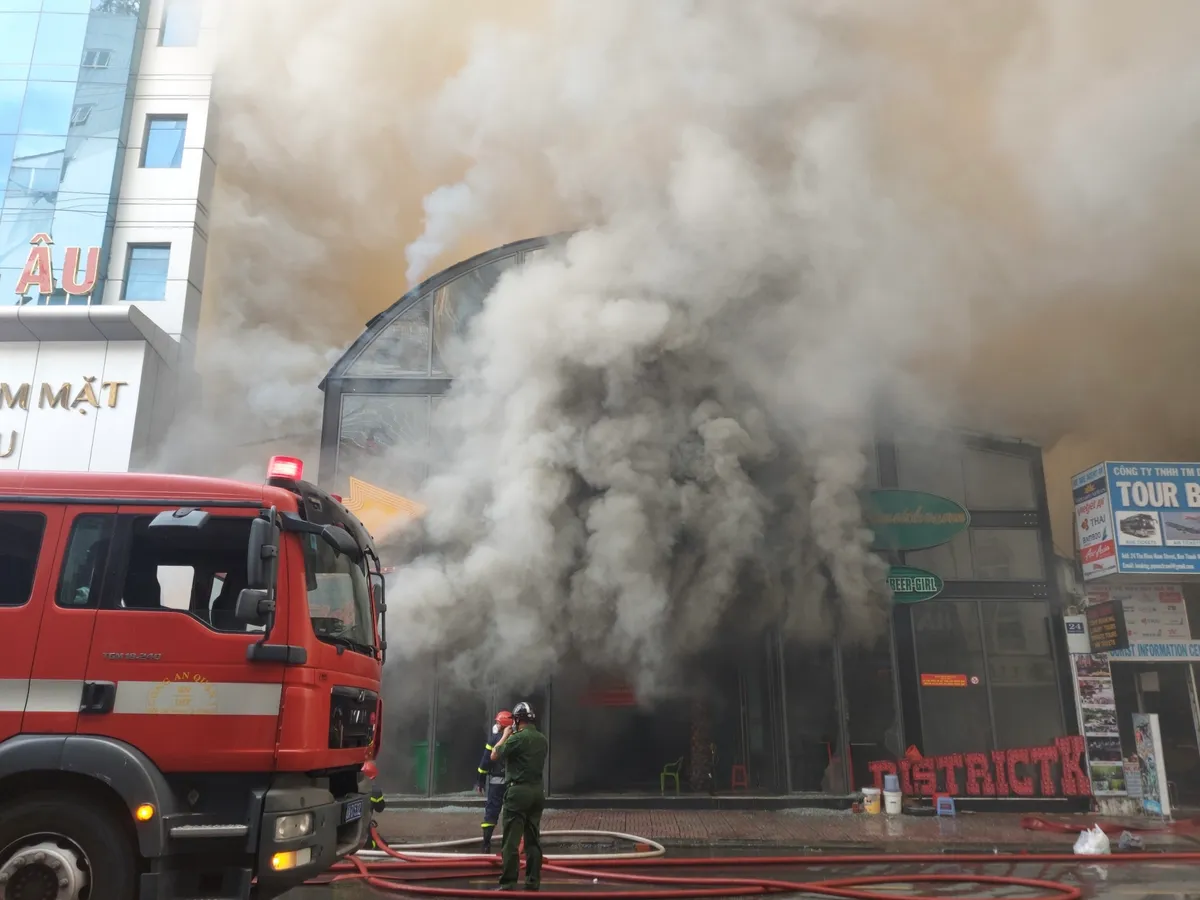 TP Hồ Chí Minh: Cháy lớn gần chợ Bến Thành - Ảnh 5.