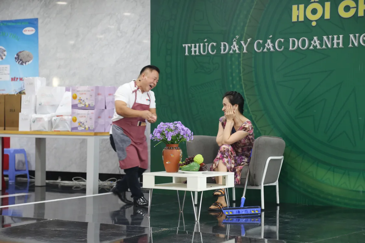 Công đoàn Đài THVN tổ chức mít tinh, hội chợ chào mừng ngày Phụ nữ Việt Nam - Ảnh 6.