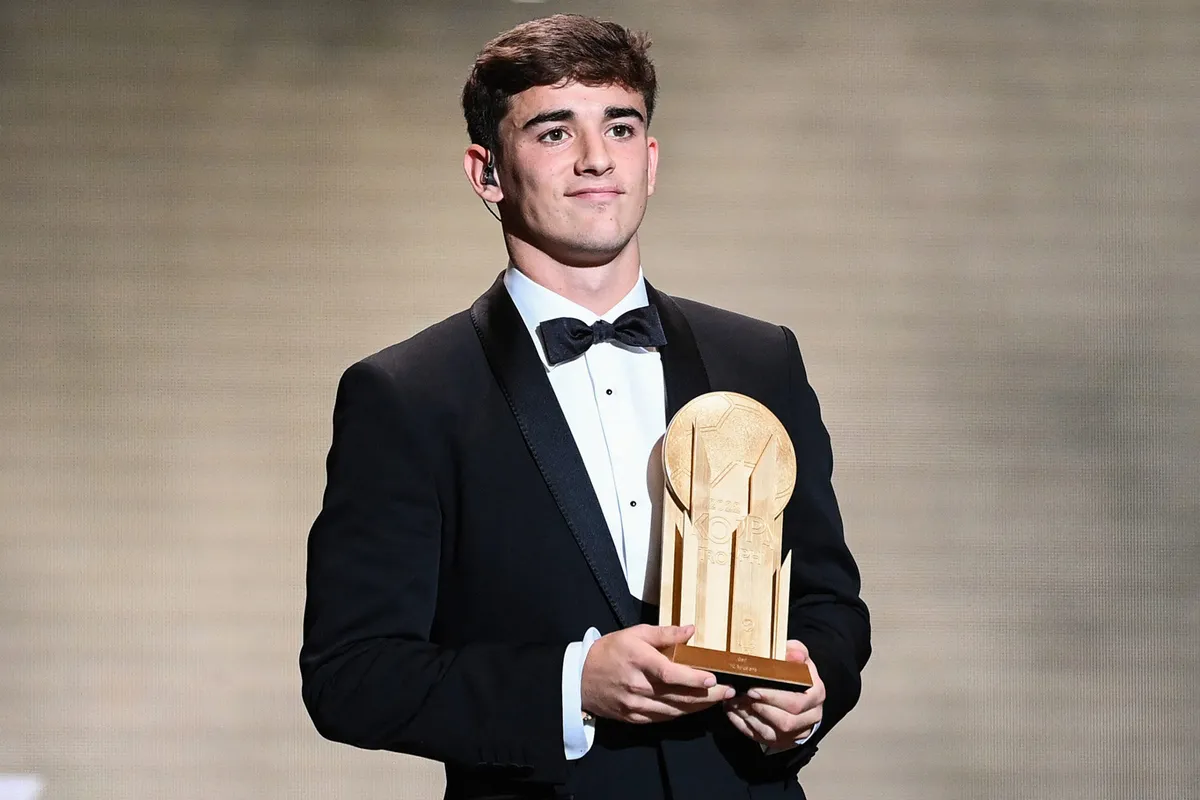 Gavi giành giải thưởng Golden Boy 2022 - Ảnh 1. Gavi giành giải thưởng Golden Boy 2022 - Ảnh 1.