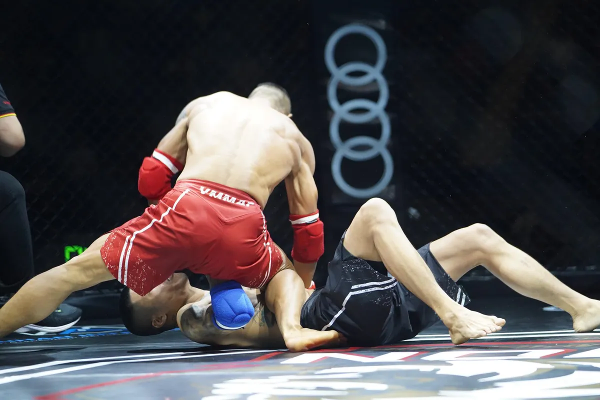 Nguyễn Trần Duy Nhất, Trần Quang Lộc thắng ấn tượng ở bán kết LION Championship 2 - Ảnh 4. Nguyễn Trần Duy Nhất, Trần Quang Lộc thắng ấn tượng ở bán kết LION Championship 2 - Ảnh 4.