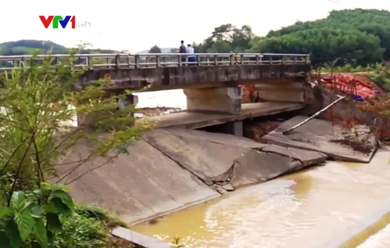 Nhiều công trình thủy lợi hư hỏng sau mưa lũ - Ảnh 4.