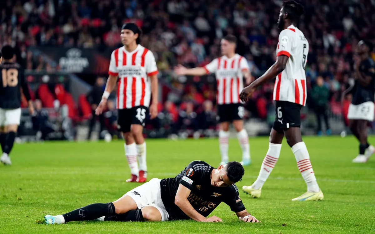 Hàng thủ tệ hại, Arsenal nhận trận thua trên sân của PSV - Ảnh 2. Hàng thủ tệ hại, Arsenal nhận trận thua trên sân của PSV - Ảnh 2.