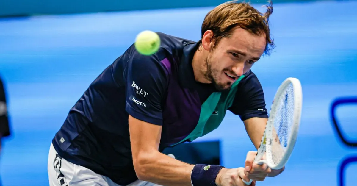 Daniil Medvedev vào bán kết giải quần vợt Erste Bank mở rộng - Ảnh 1. Daniil Medvedev vào bán kết giải quần vợt Erste Bank mở rộng - Ảnh 1.