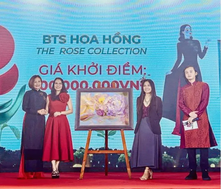 Đấu giá thành công 5 vật phẩm: 1,6 tỷ đồng được quyên góp vào quỹ từ thiện Bông hồng nhỏ - Ảnh 3.