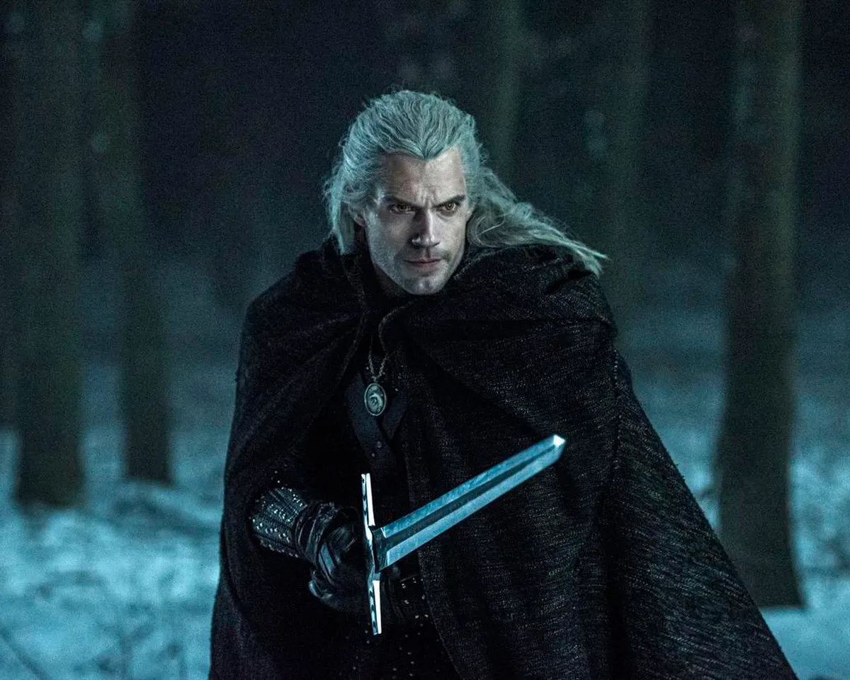 Liam Hemsworth sẽ thay thế Henry Cavill trong The Witcher - Ảnh 1.