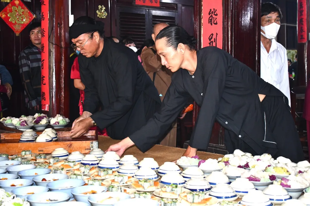 H&agrave;ng ngh&igrave;n người về dự Lễ Tr&ugrave;ng Cứu Nh&agrave; lớn Long Sơn 2022 - Ảnh 2.