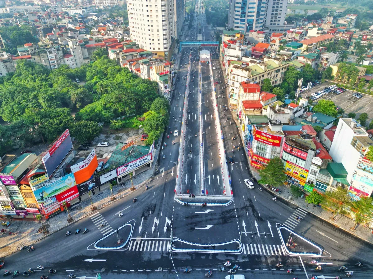 Hà Nội: Hầm chui Lê Văn Lương - Vành đai 3 chính thức thông xe - Ảnh 4.