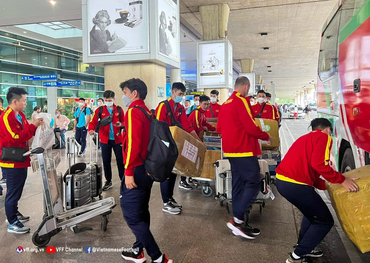 ĐT futsal Việt Nam về nước, khép lại hành trình tại VCK futsal châu Á 2022 - Ảnh 4. ĐT futsal Việt Nam về nước, khép lại hành trình tại VCK futsal châu Á 2022 - Ảnh 4.
