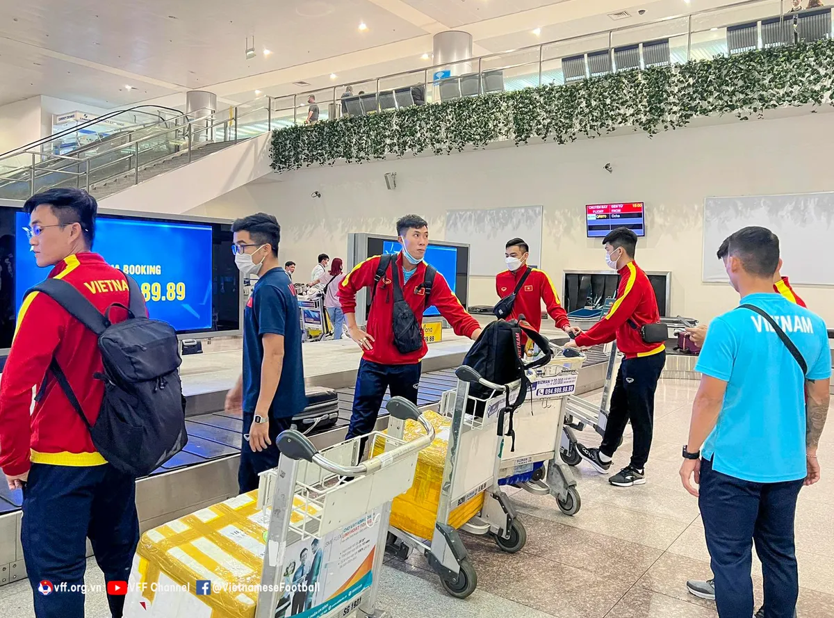 ĐT futsal Việt Nam về nước, khép lại hành trình tại VCK futsal châu Á 2022 - Ảnh 1. ĐT futsal Việt Nam về nước, khép lại hành trình tại VCK futsal châu Á 2022 - Ảnh 1.