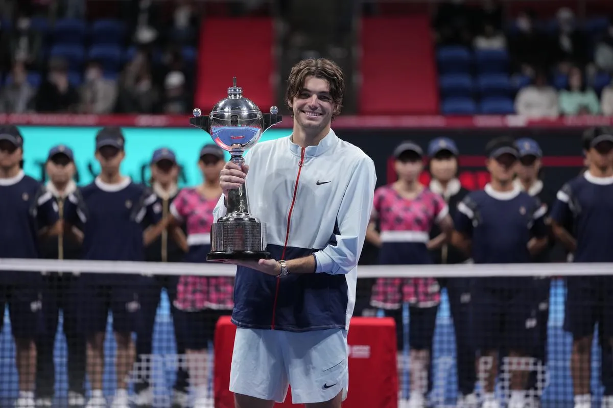 Taylor Fritz vô địch giải quần vợt Nhật Bản mở rộng 2022 - Ảnh 2. Taylor Fritz vô địch giải quần vợt Nhật Bản mở rộng 2022 - Ảnh 2.