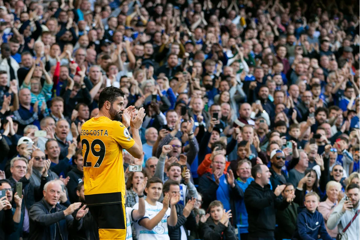 Diego Costa được CĐV Chelsea chào đón trong ngày trở về Stamford Bridge - Ảnh 1. Diego Costa được CĐV Chelsea chào đón trong ngày trở về Stamford Bridge - Ảnh 1.