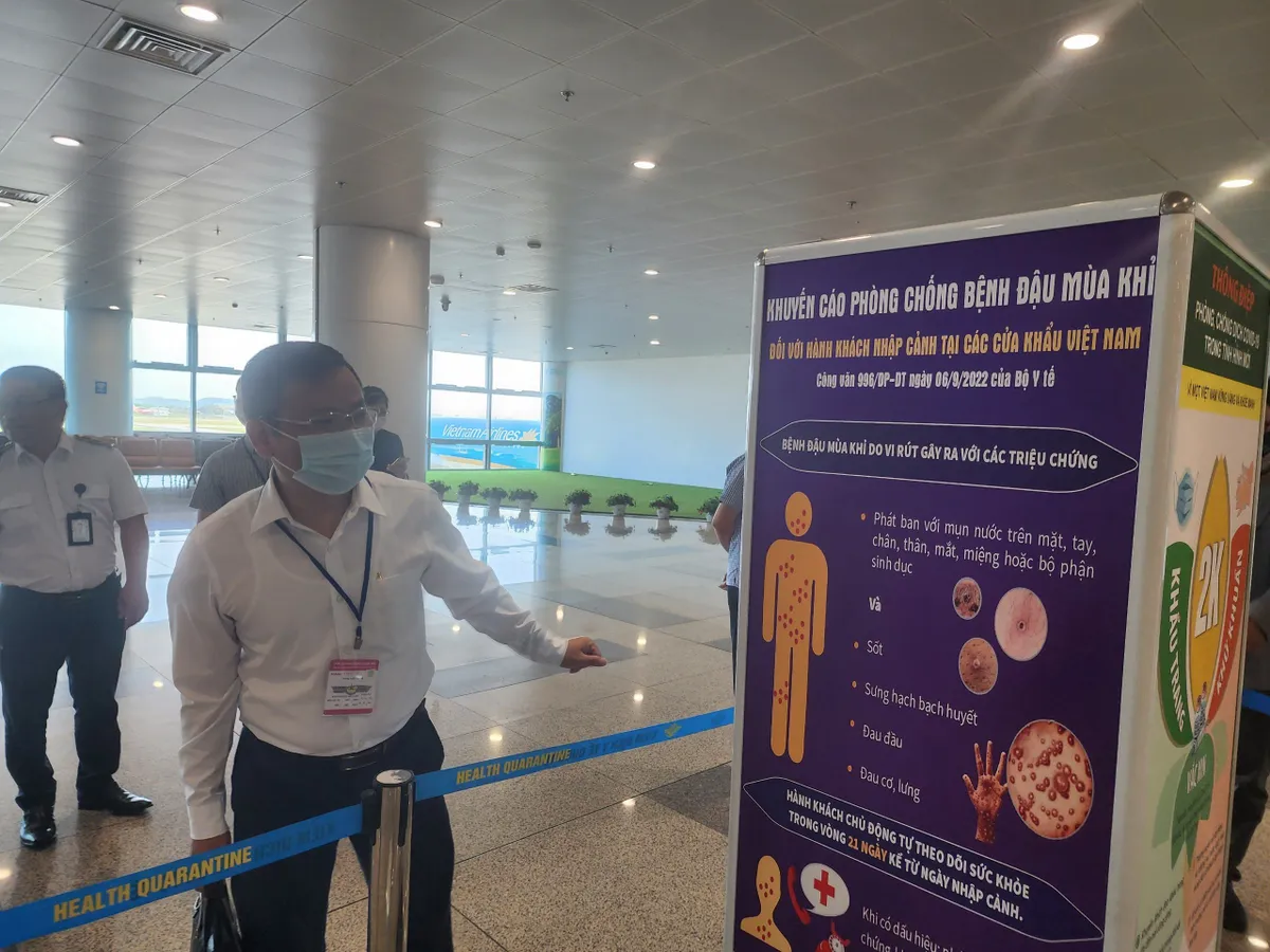 Bộ Y tế kiểm tra công tác phòng, chống đậu mùa khỉ tại Hà Nội - Ảnh 1. Bộ Y tế kiểm tra công tác phòng, chống đậu mùa khỉ tại Hà Nội - Ảnh 1.