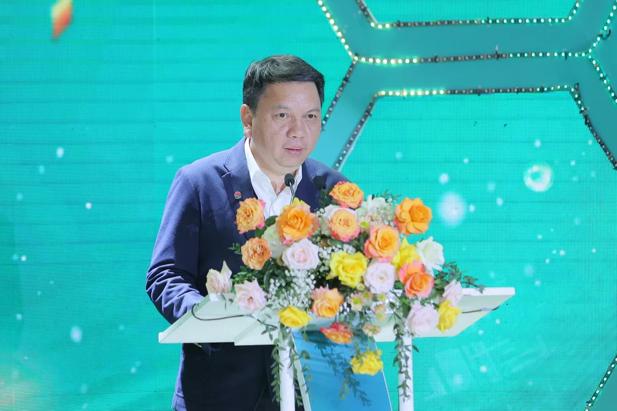 VPF và FPT hợp tác trong 5 mùa giải liên tiếp, giúp nâng tầm bóng đá Việt - Ảnh 4. VPF và FPT hợp tác trong 5 mùa giải liên tiếp, giúp nâng tầm bóng đá Việt - Ảnh 4.