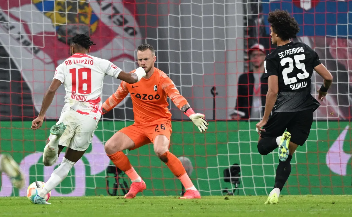 RB Leipzig giành chiến thắng bất ngờ trước Freiburg - Ảnh 1. RB Leipzig giành chiến thắng bất ngờ trước Freiburg - Ảnh 1.