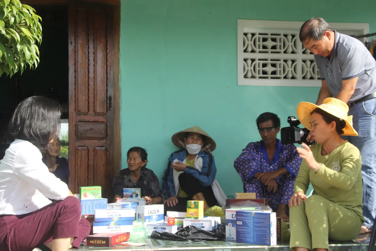 Phú Yên: Xác minh vụ nhóm đối tượng lừa bán thuốc, hàng hóa không rõ nguồn gốc cho người dân - Ảnh 1. Phú Yên: Xác minh vụ nhóm đối tượng lừa bán thuốc, hàng hóa không rõ nguồn gốc cho người dân - Ảnh 1.