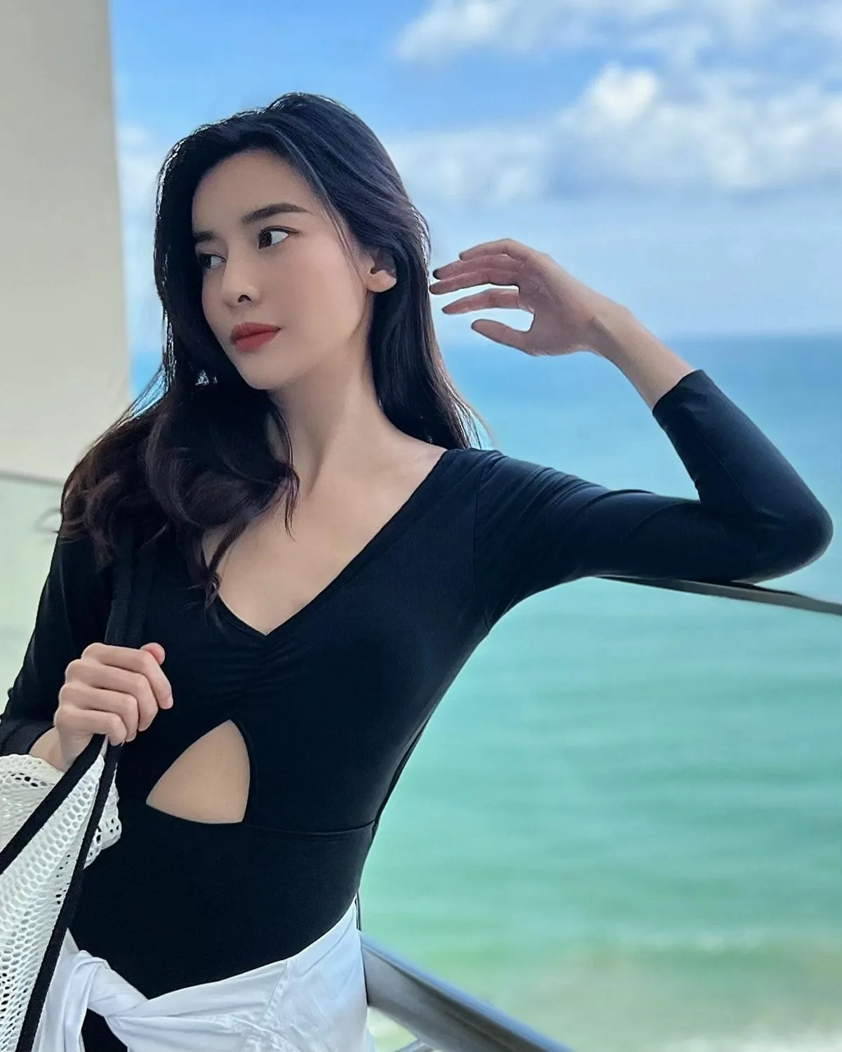 Loạt ảnh Cao Thái Hà sành điệu khác hẳn vẻ gái quê trong Mẹ rơm - Ảnh 11.