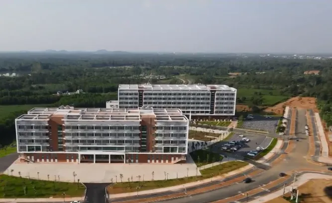 Trường đại học chuyển ra ngoại thành: Băn khoăn chuyện đi lại - Ảnh 3.