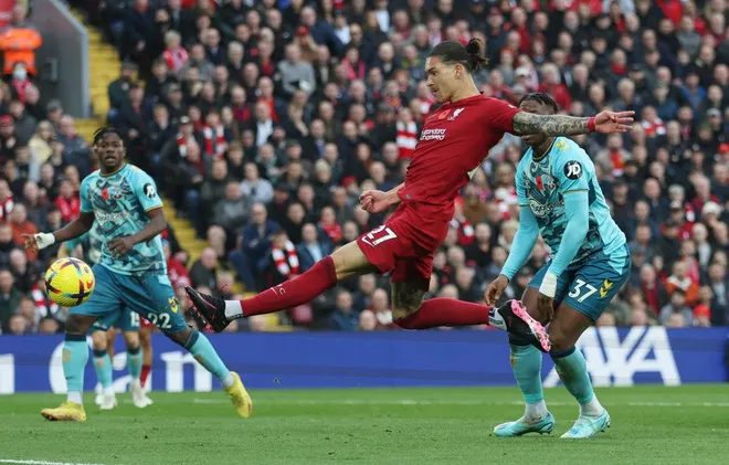Nunez lập cú đúp, Liverpool đá văng Chelsea khỏi nhóm Big Six - Ảnh 2. Nunez lập cú đúp, Liverpool đá văng Chelsea khỏi nhóm Big Six - Ảnh 2.