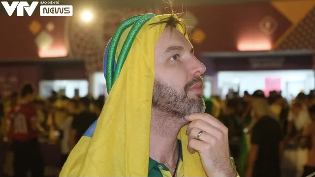 Người hâm mộ Brazil đổ về SVĐ Lusail, sẵn sàng cho màn ra quân tại World Cup 2022 - Ảnh 3. Người hâm mộ Brazil đổ về SVĐ Lusail, sẵn sàng cho màn ra quân tại World Cup 2022 - Ảnh 3.
