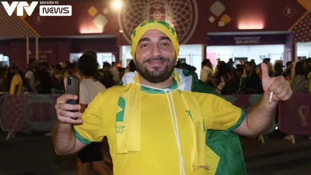 Người hâm mộ Brazil đổ về SVĐ Lusail, sẵn sàng cho màn ra quân tại World Cup 2022 - Ảnh 6. Người hâm mộ Brazil đổ về SVĐ Lusail, sẵn sàng cho màn ra quân tại World Cup 2022 - Ảnh 6.