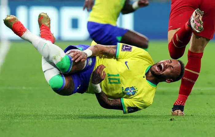 ĐT Brazil trả giá đắt sau chiến thắng Serbia - Ảnh 1. ĐT Brazil trả giá đắt sau chiến thắng Serbia - Ảnh 1.