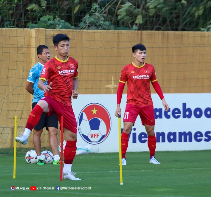 ĐT Việt Nam tăng cường rèn đấu pháp, Châu Ngọc Quang hi vọng được ra sân đấu Borussia Dortmund - Ảnh 5. ĐT Việt Nam tăng cường rèn đấu pháp, Châu Ngọc Quang hi vọng được ra sân đấu Borussia Dortmund - Ảnh 5.
