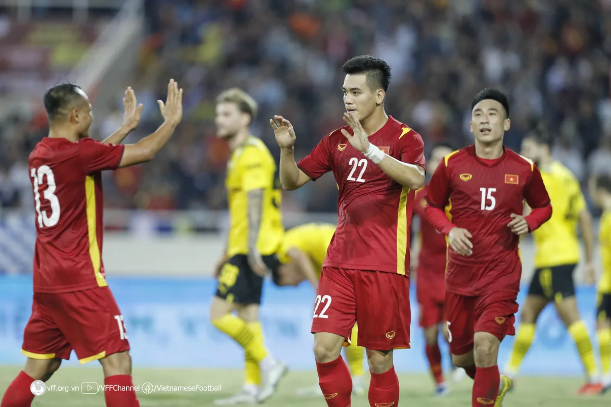 Giao hữu quốc tế, ĐT Việt Nam 2-1 CLB Borussia Dortmund: Cống hiến hết mình! - Ảnh 1. Giao hữu quốc tế, ĐT Việt Nam 2-1 CLB Borussia Dortmund: Cống hiến hết mình! - Ảnh 1.