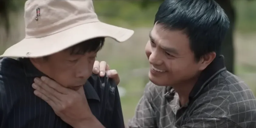 Mẹ rơm - Tập 2: Vừa ra t&ugrave;, Khoản đ&atilde; chặn đ&aacute;nh M&ocirc; g&ugrave; - Ảnh 2.