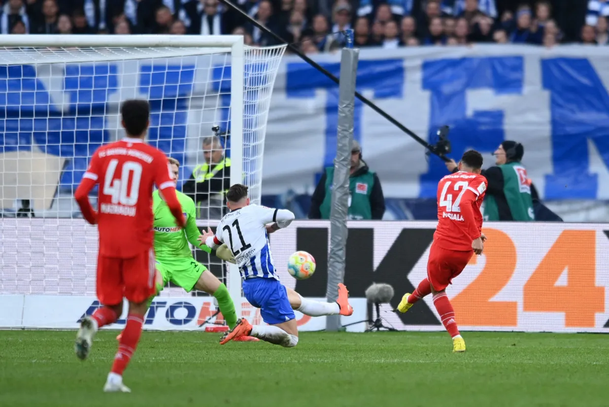 Bayern Munich và Dortmund cùng giành 3 điểm - Ảnh 1.