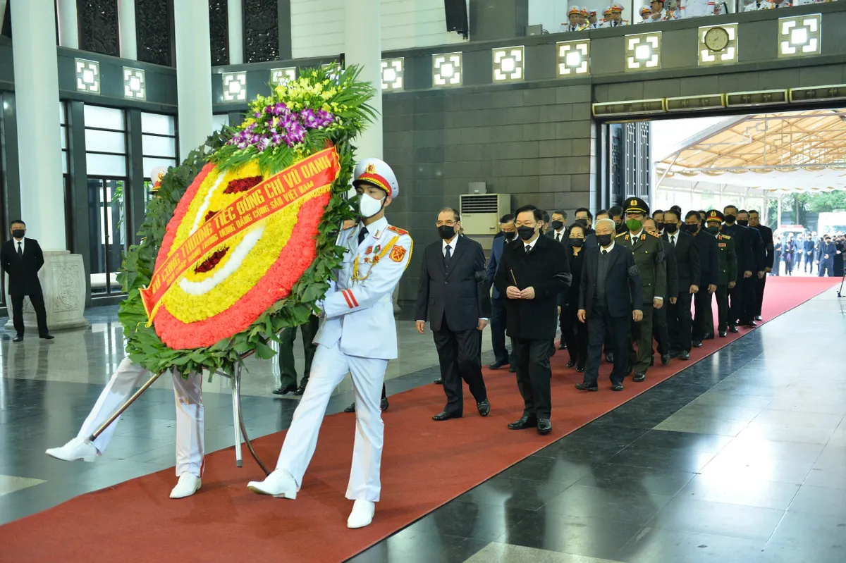 Tổ chức trọng thể lễ tang đồng ch&iacute; Vũ Oanh - Ảnh 1.