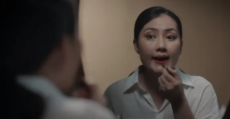 Mẹ rơm - Tập 24: Hồng xót xa vì mê trai mà cả đời buôn phấn bán hương không trả hết nợ - Ảnh 2.