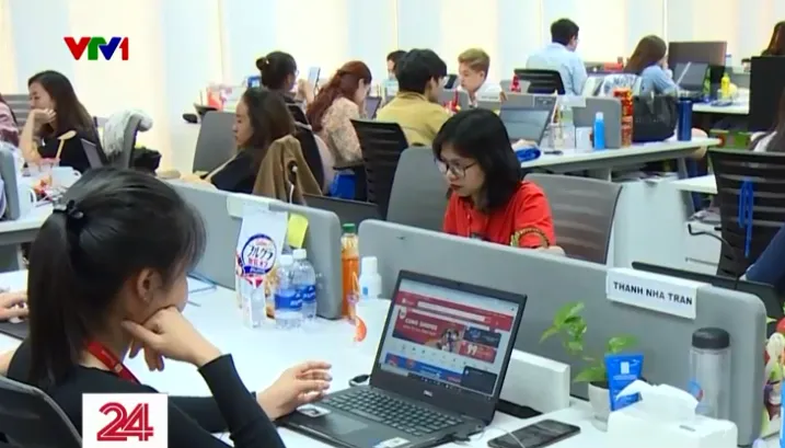 Mua sắm không kiểm soát, giới trẻ loay hoay với tiền - Ảnh 1.