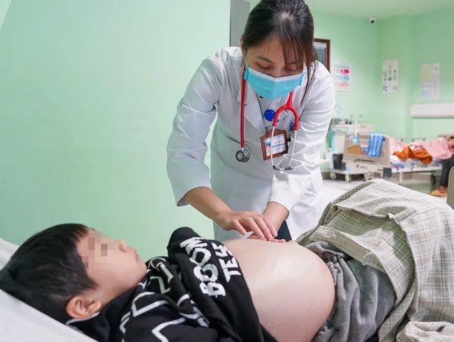 Tự ý dùng thuốc nam thay cho phác đồ điều trị, 2 trẻ rơi vào tình trạng thận hư và suy thận nặng - Ảnh 1.