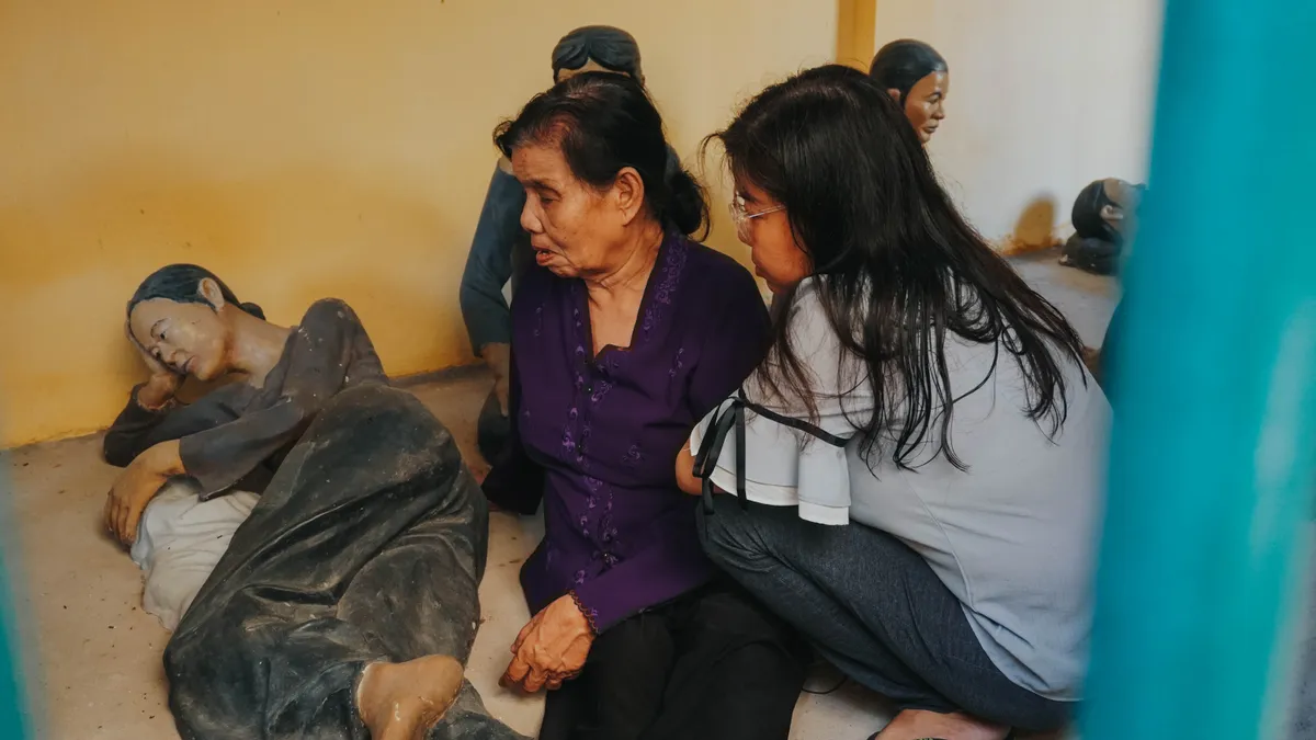 Chuyện chưa kể sau ph&oacute;ng sự 47 năm nu&ocirc;i con đồng đội - Ảnh 3.