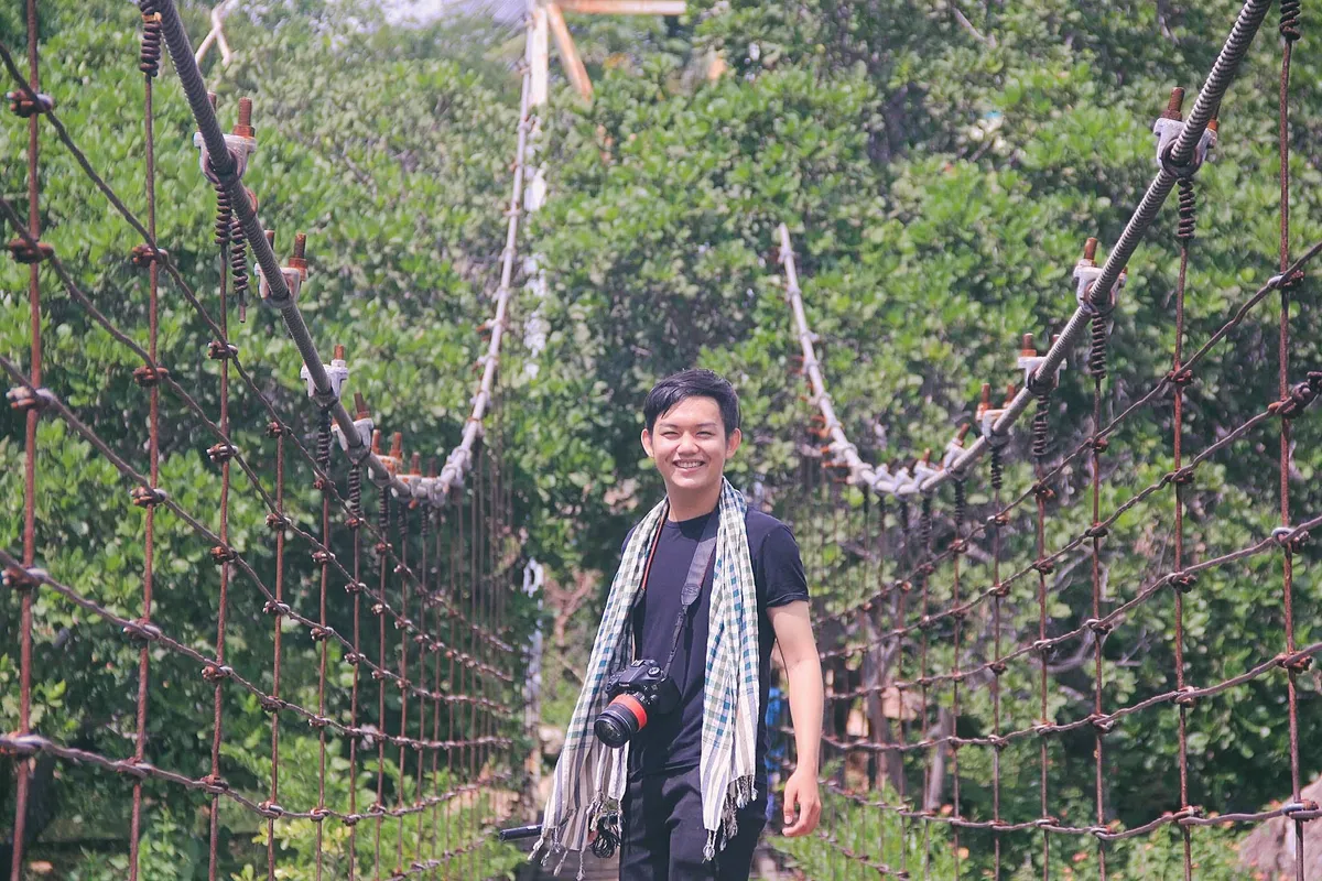 Chuyện chưa kể sau ph&oacute;ng sự 47 năm nu&ocirc;i con đồng đội - Ảnh 2.