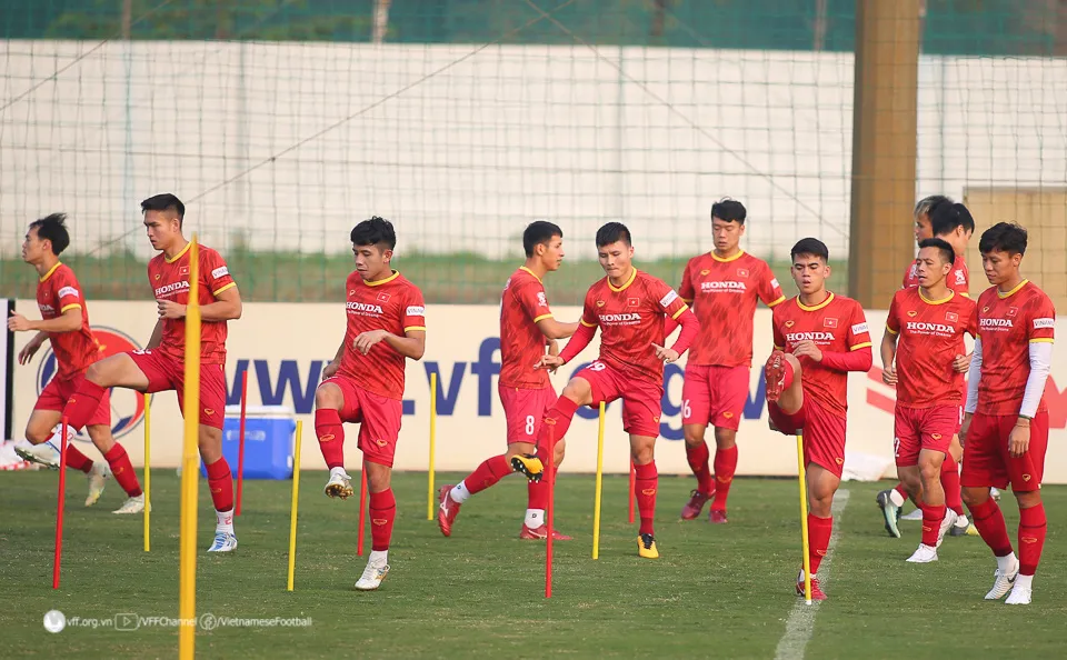 Quang Hải tham gia buổi tập cuối của ĐT Việt Nam trước ngày khởi hành sang Lào - Ảnh 5. Quang Hải tham gia buổi tập cuối của ĐT Việt Nam trước ngày khởi hành sang Lào - Ảnh 5.